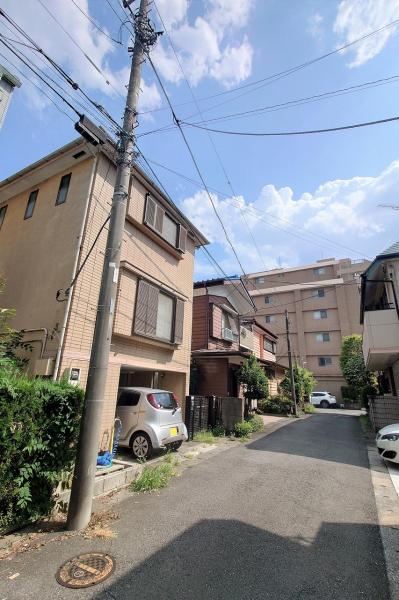 川崎市高津区上作延５丁目 中古戸建 前面道路含む現地写真