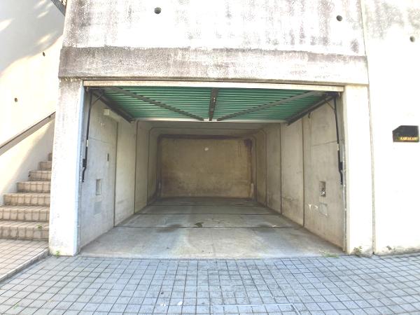 川崎市宮前区西野川３丁目 中古戸建 駐車場