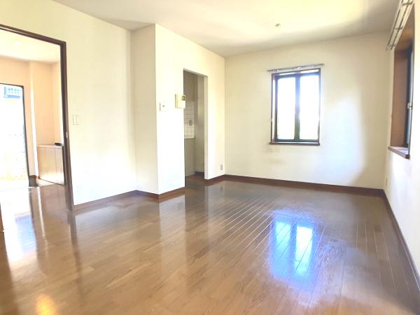 川崎市宮前区西野川３丁目 中古戸建 リビングダイニング