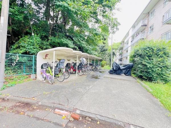 鵜野森団地 駐輪場