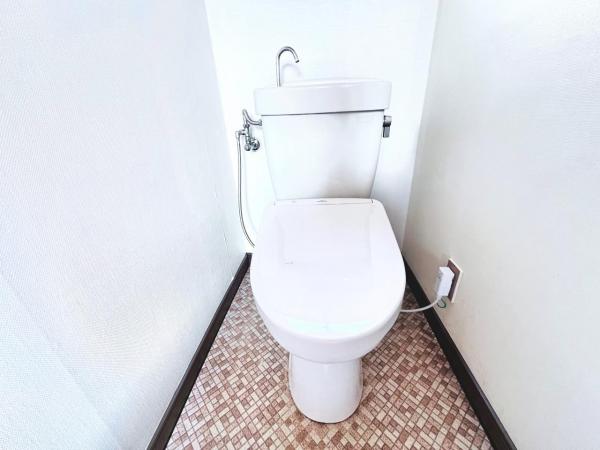 伊勢原市坪ノ内 中古戸建 トイレ