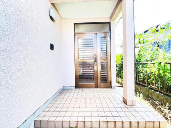 伊勢原市坪ノ内 中古戸建 玄関
