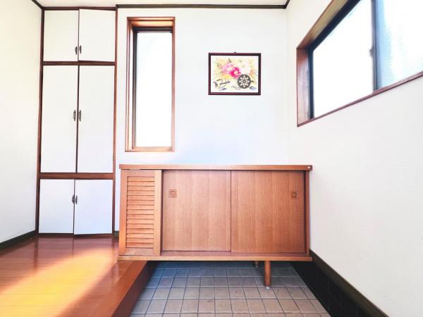 伊勢原市坪ノ内 中古戸建 玄関