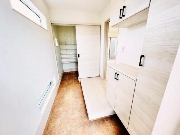 千葉市中央区蘇我３丁目 中古戸建 玄関