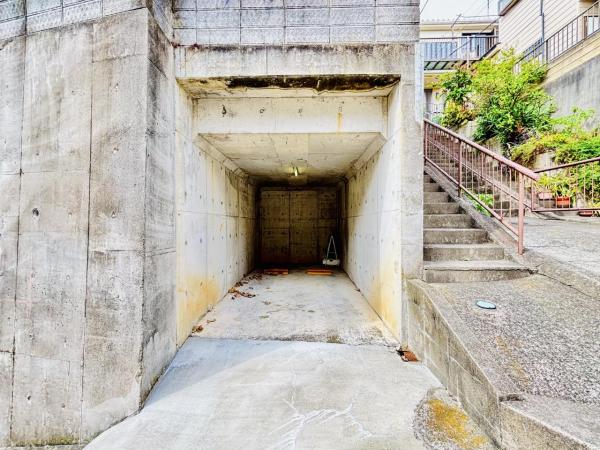 横浜市磯子区杉田２丁目 中古戸建 駐車場