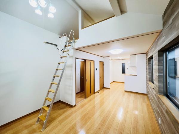 相模原市中央区小山１丁目 中古戸建 リビング