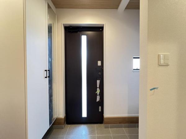 横須賀市長坂３丁目 戸建 玄関