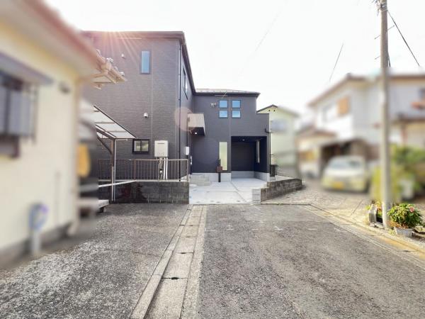 横須賀市長坂３丁目 戸建 前面道路含む現地写真