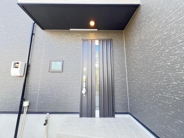 横須賀市長坂３丁目 戸建 玄関