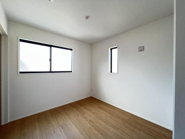 横須賀市長坂３丁目 戸建 洋室