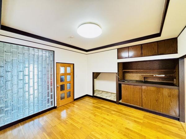 横須賀市安浦町３丁目 中古戸建 リビング