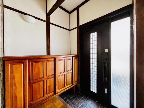 横須賀市安浦町３丁目 中古戸建 玄関