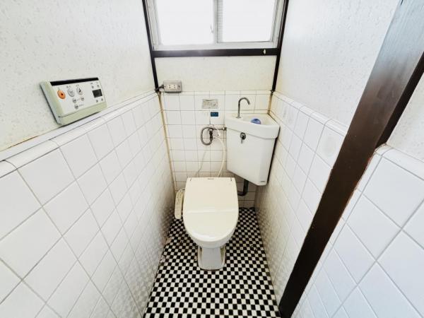 横須賀市安浦町３丁目 中古戸建 トイレ