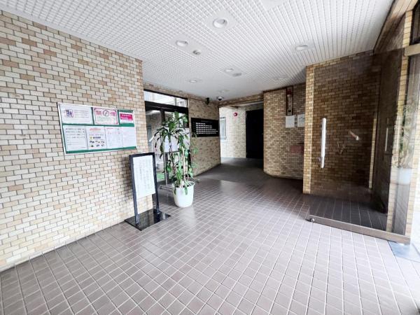 ライオンズマンション拝島 エントランスホール