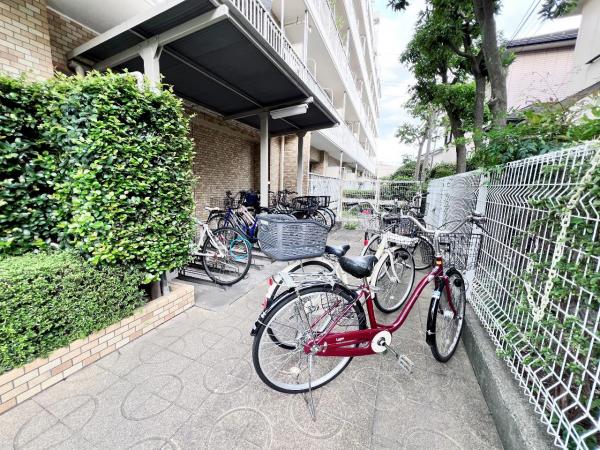 ライオンズマンション拝島 駐輪場