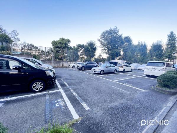 ヴェルドミール多摩川 敷地内駐車場
