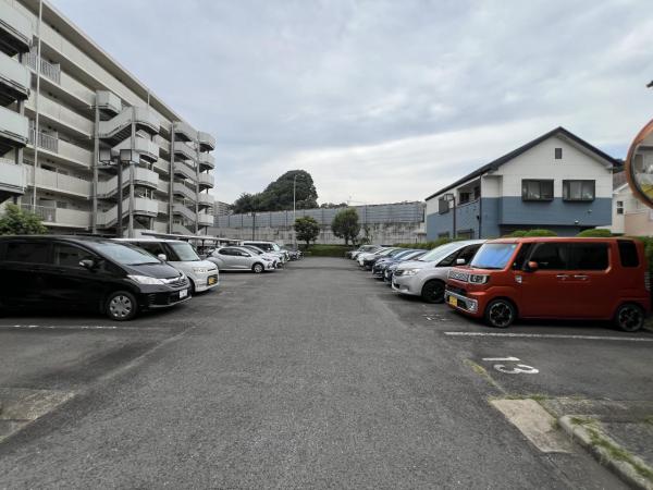 東建ニューハイツ戸塚 敷地内駐車場