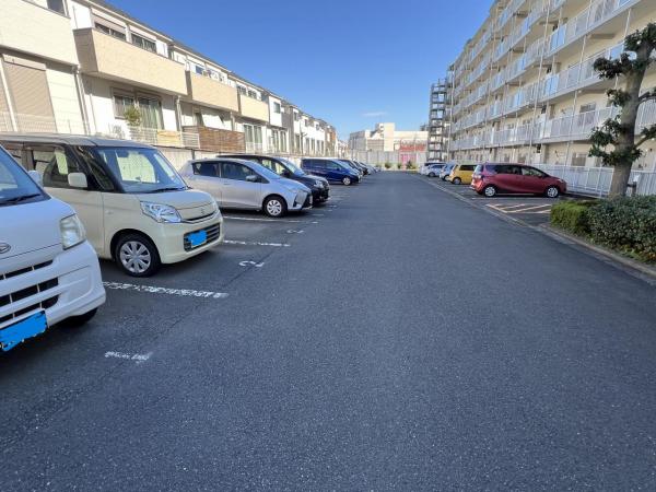 戸塚スカイハイツ 駐車場