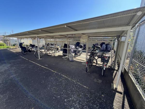 戸塚スカイハイツ 駐輪場