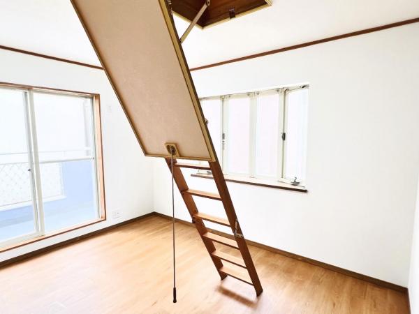 横浜市栄区中野町 中古戸建 寝室