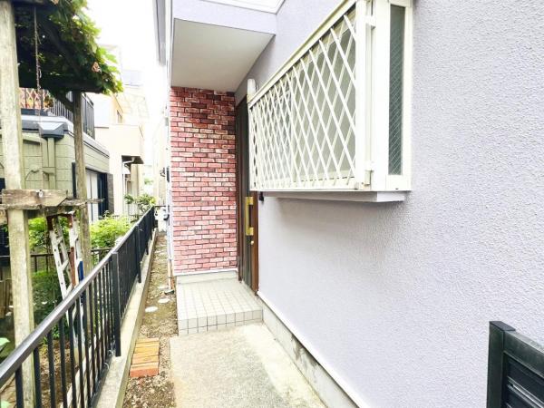 横浜市栄区中野町 中古戸建 玄関