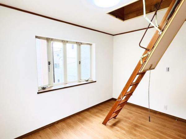 横浜市栄区中野町 中古戸建 寝室