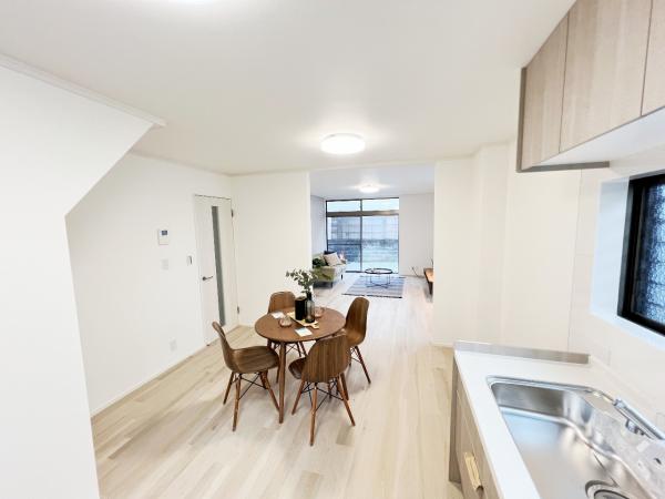 小田原市酒匂４丁目 中古戸建 リビング