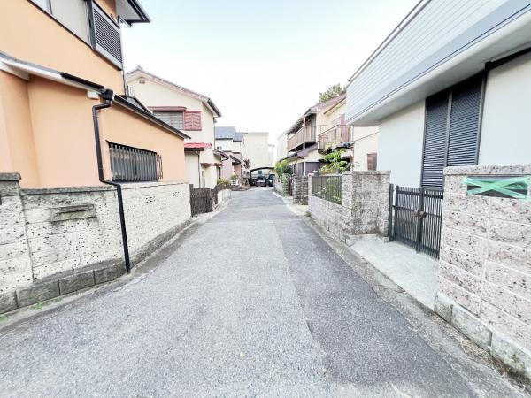 小田原市酒匂４丁目 中古戸建 前面道路含む現地写真