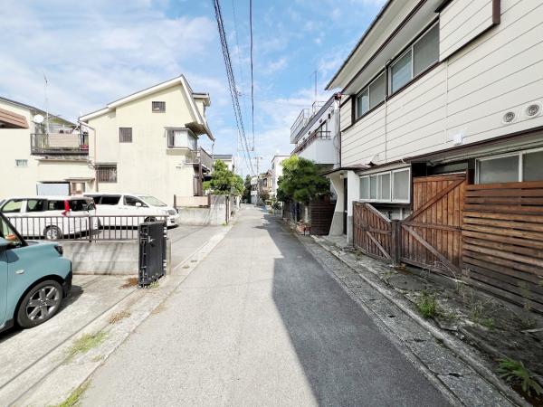 小田原市東町４丁目 中古戸建 前面道路含む現地写真