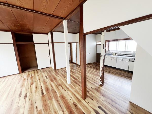 小田原市東町４丁目 中古戸建 リビングダイニング