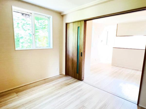 横浜市磯子区岡村３丁目 中古戸建 リビングダイニング