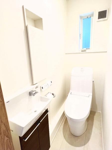 横浜市磯子区岡村３丁目 中古戸建 トイレ