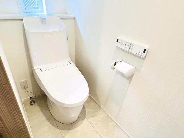 横浜市磯子区岡村３丁目 中古戸建 トイレ