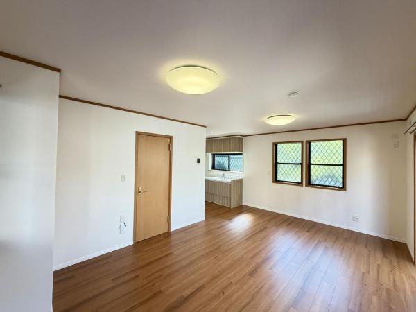 横須賀市武４丁目 中古戸建 リビング