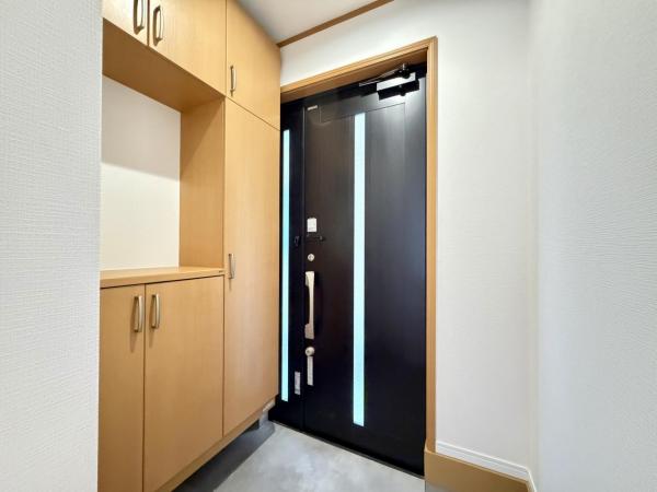 横須賀市武４丁目 中古戸建 玄関