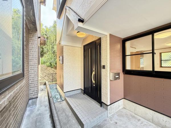 横須賀市武４丁目 中古戸建 玄関