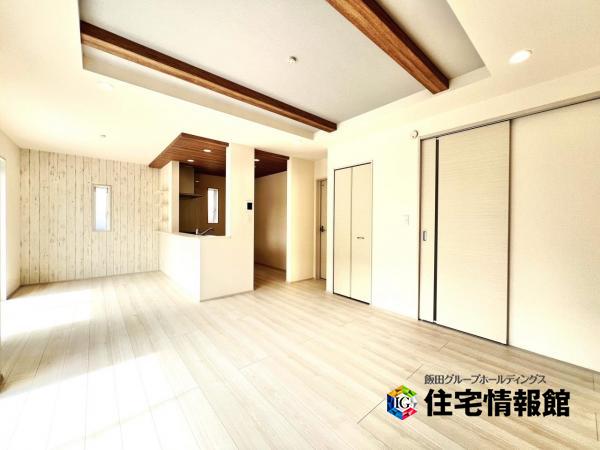 高座郡寒川町小谷２丁目 戸建 リビングダイニング