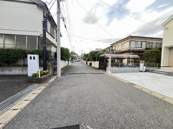 千葉花見川区さつきが丘2丁目24ー2期 前面道路含む現地写真