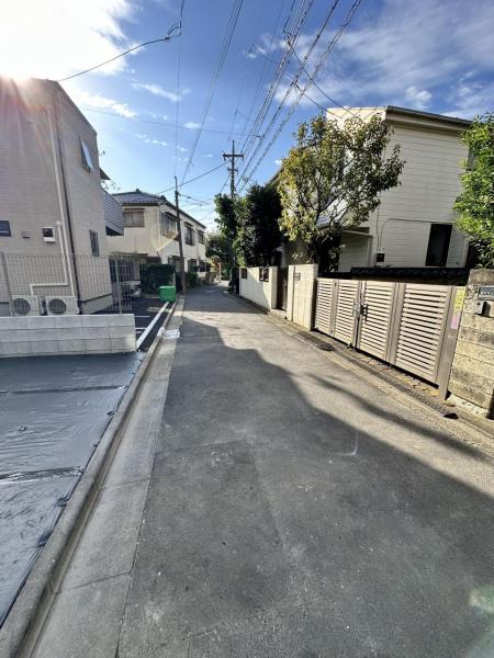 杉並区善福寺４丁目 戸建 前面道路含む現地写真