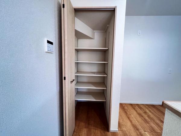 武蔵村山市伊奈平５丁目 戸建 収納