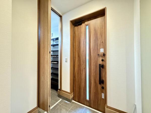 横須賀市池田町６丁目 中古戸建 玄関