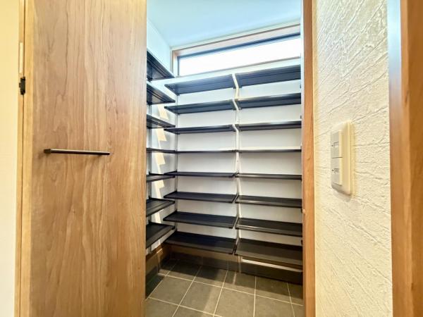 横須賀市池田町６丁目 中古戸建 玄関