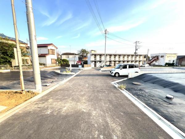 綾瀬市深谷上６丁目 土地 前面道路含む現地写真