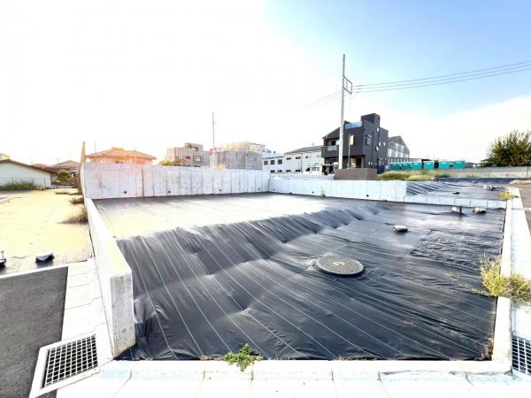 綾瀬市深谷上６丁目 土地 前面道路含む現地写真