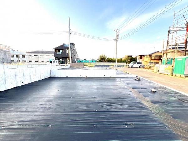 綾瀬市深谷上６丁目 土地 前面道路含む現地写真