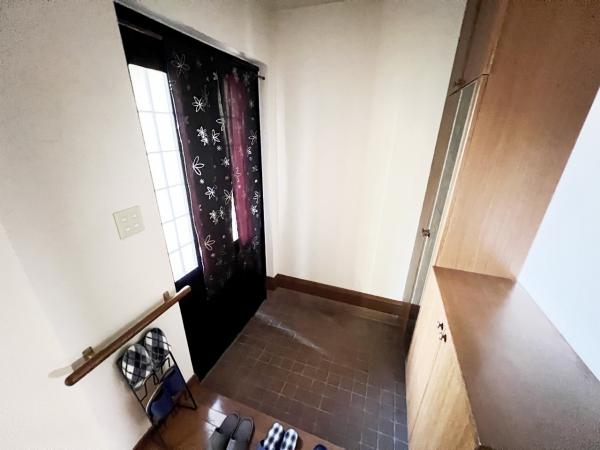 中郡二宮町緑が丘３丁目 中古戸建 玄関