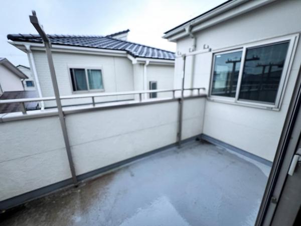 伊勢原市上粕屋 中古戸建 バルコニー