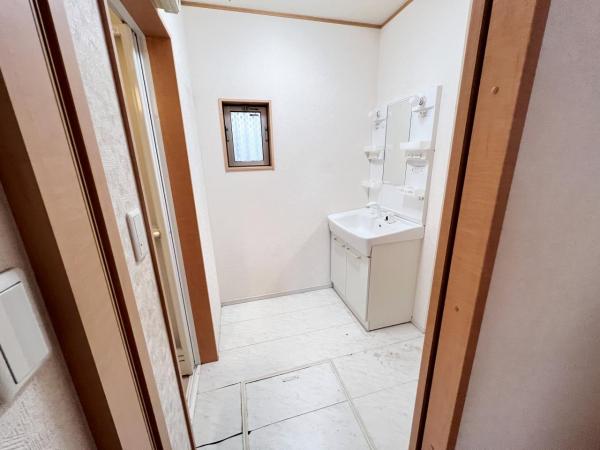 伊勢原市上粕屋 中古戸建 脱衣所