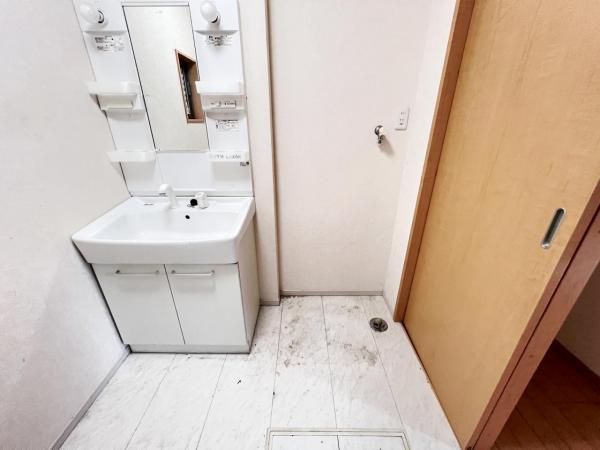 伊勢原市上粕屋 中古戸建 ランドリースペース