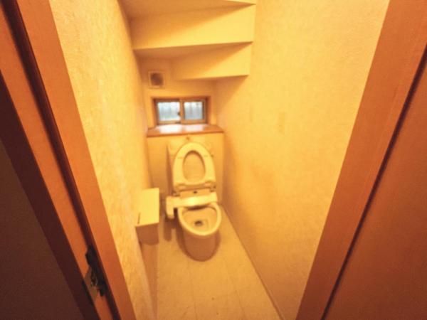 伊勢原市上粕屋 中古戸建 トイレ